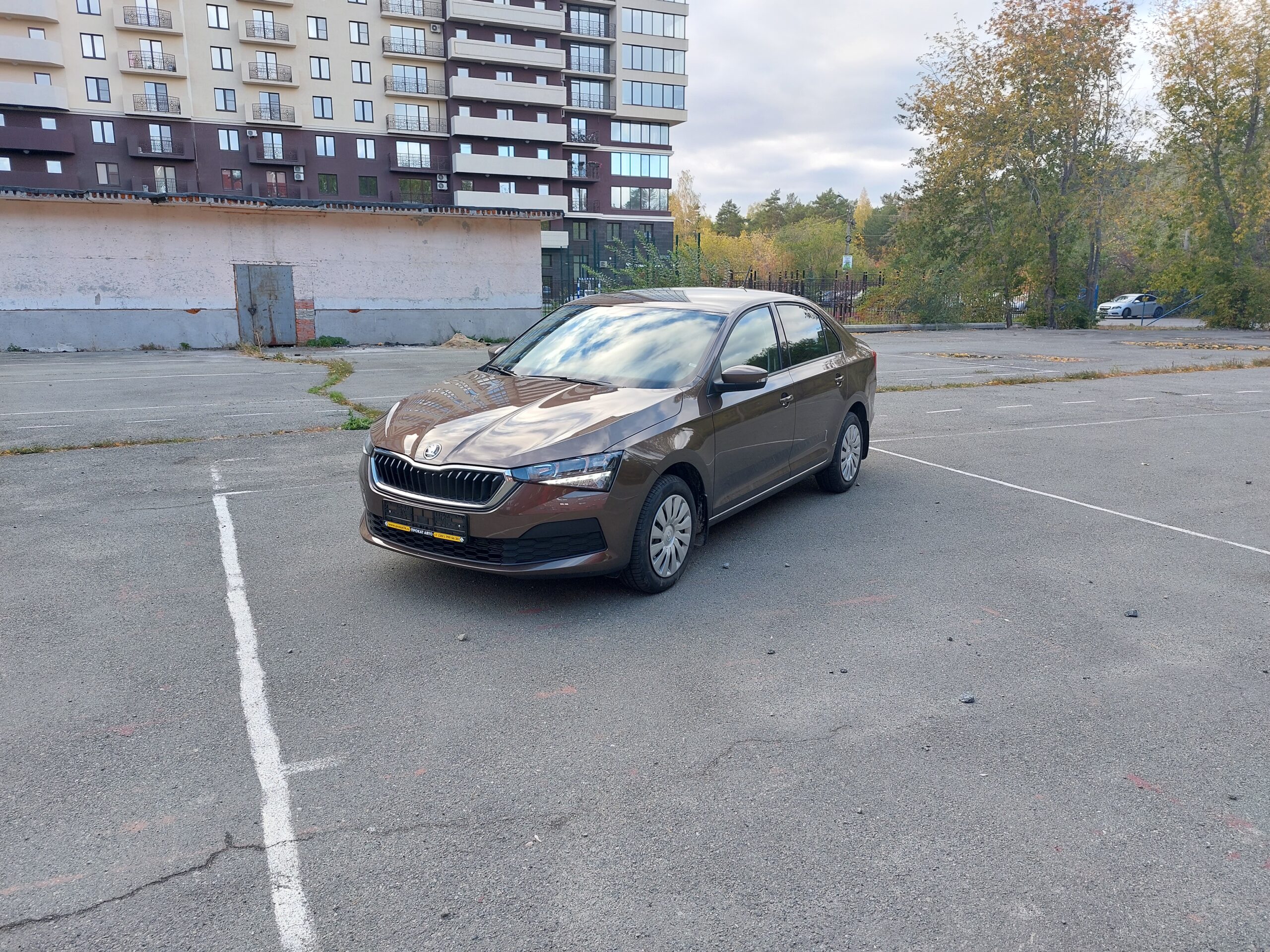 Автомобиль Skoda Rapid: скромный седан, который удивляет